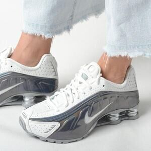 Womens Size 6.5 Nike Running Shoes Shox R4 Comfort White Iridescent IB7703-100